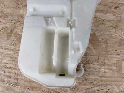 BMW Windshield Washer Fluid Tank Reservoir Container 61667269667 F01 F10 F12 5, 6, 7 Series2